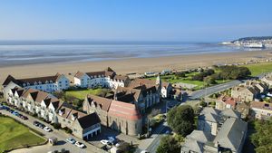 Beach Golf Course & Lawns- click for photo gallery